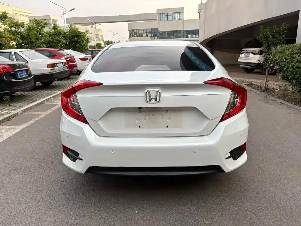 Honda Civic — фото 5