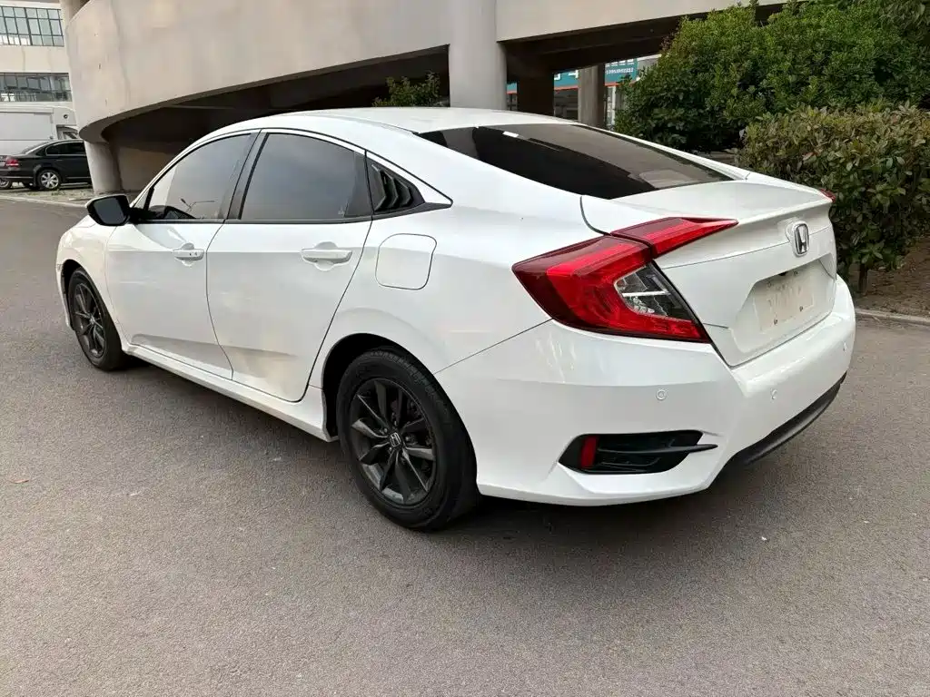 Honda Civic — фото 6