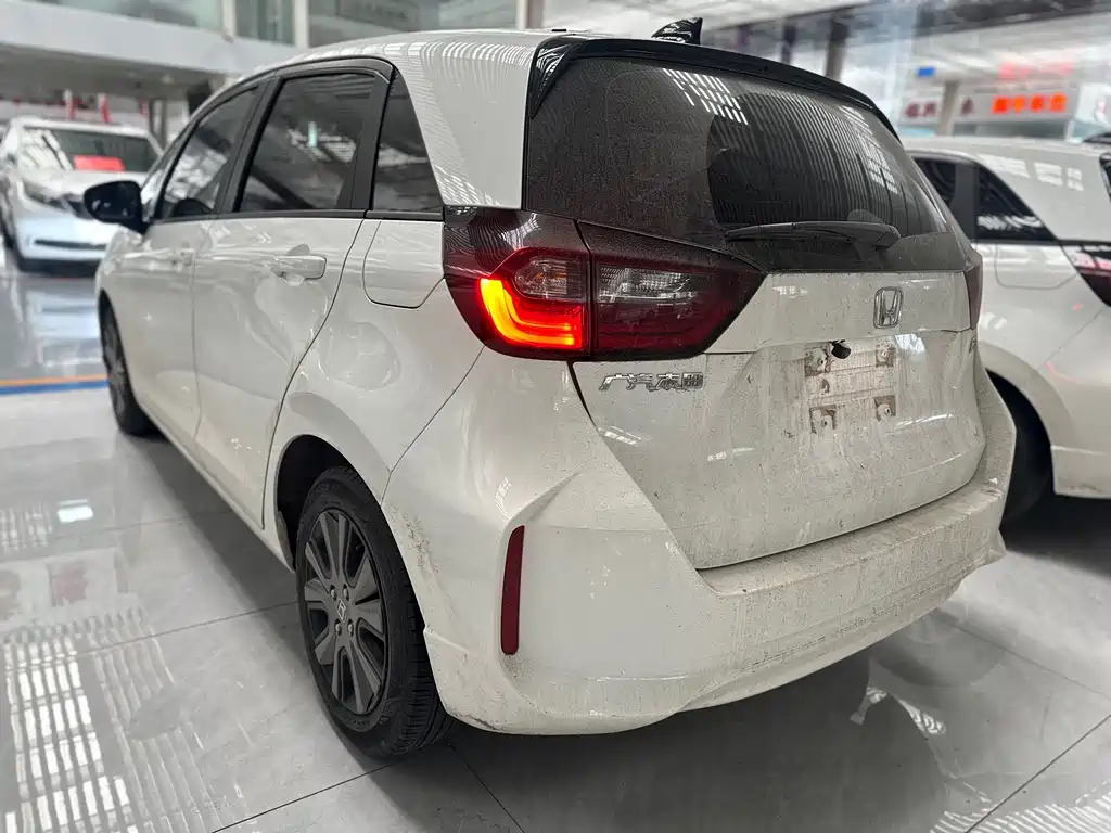 Honda Fit — фото 15