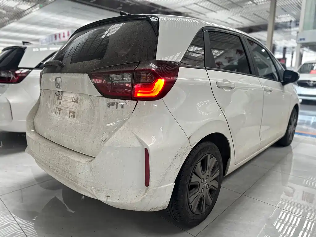 Honda Fit — фото 17