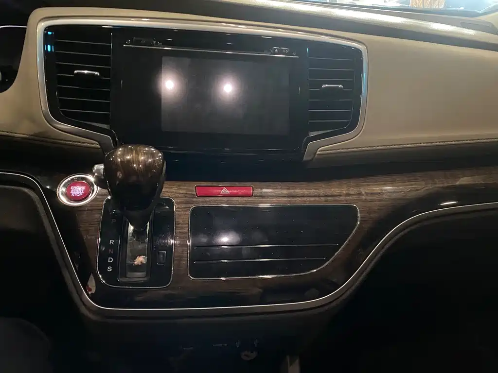 Honda Odyssey — фото 13