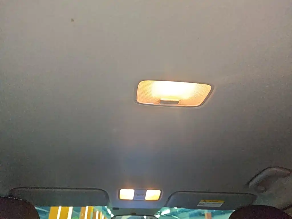 Hyundai Elantra — фото 17