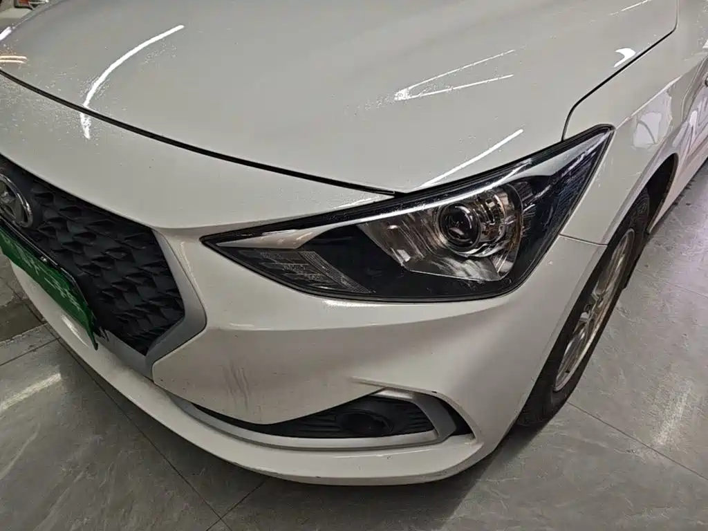 Hyundai Elantra — фото 23