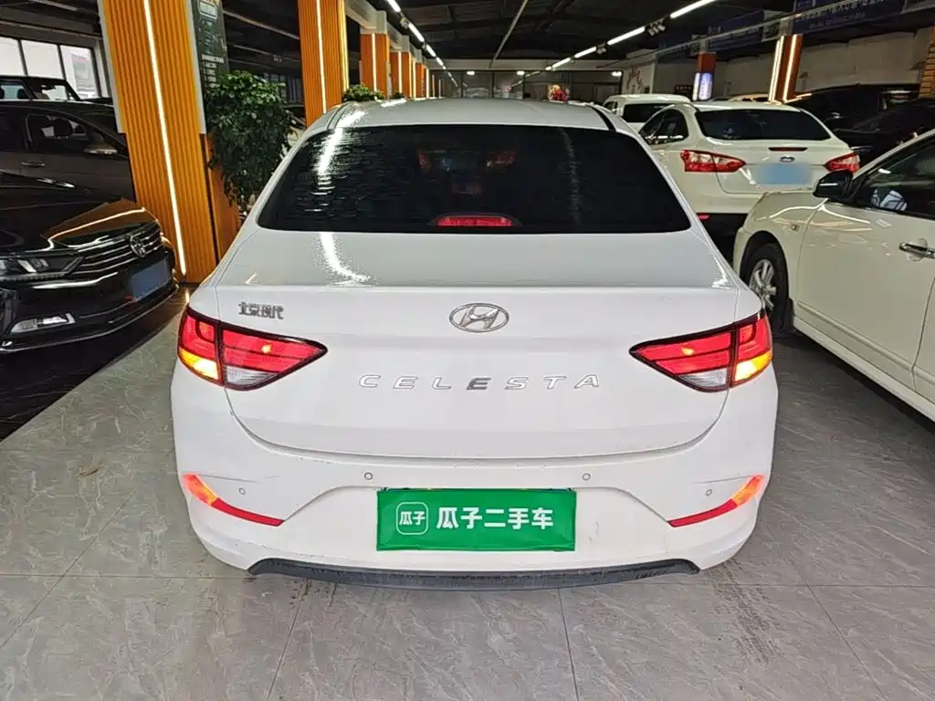 Hyundai Elantra — фото 5