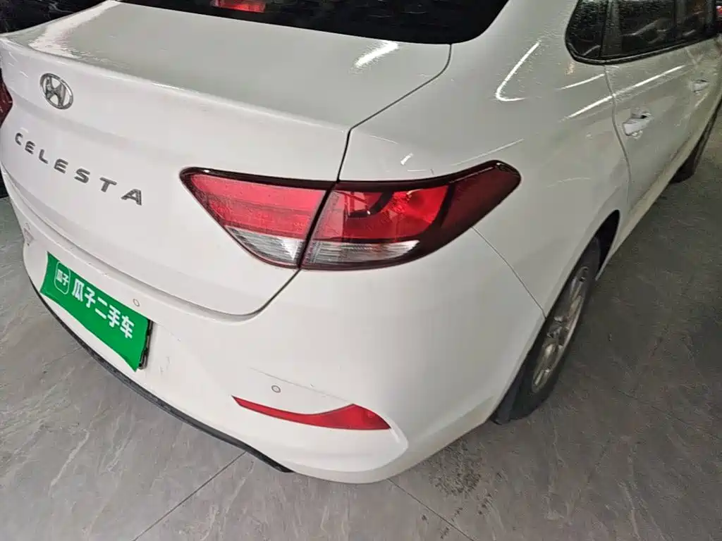Hyundai Elantra — фото 7
