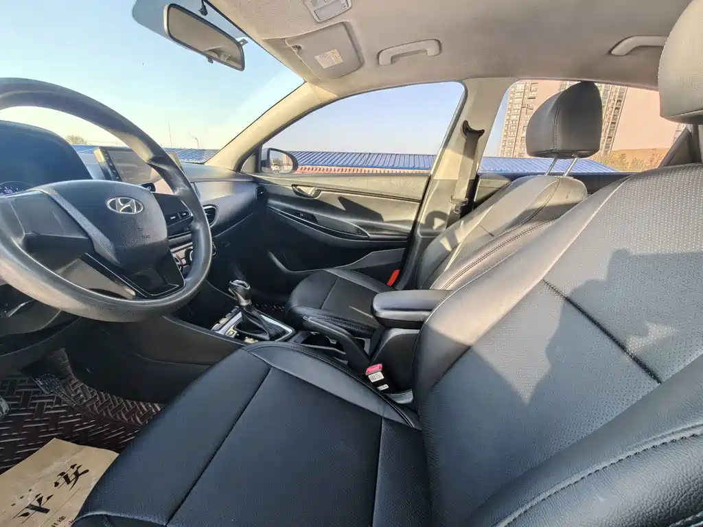 Hyundai Elantra — фото 4