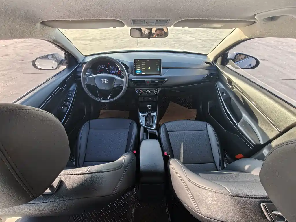 Hyundai Elantra — фото 5