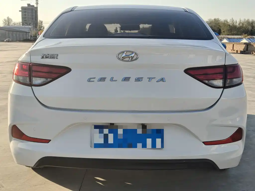 Hyundai Elantra — фото 8