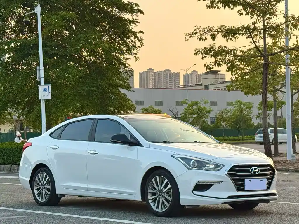 Hyundai Mistra — фото 3