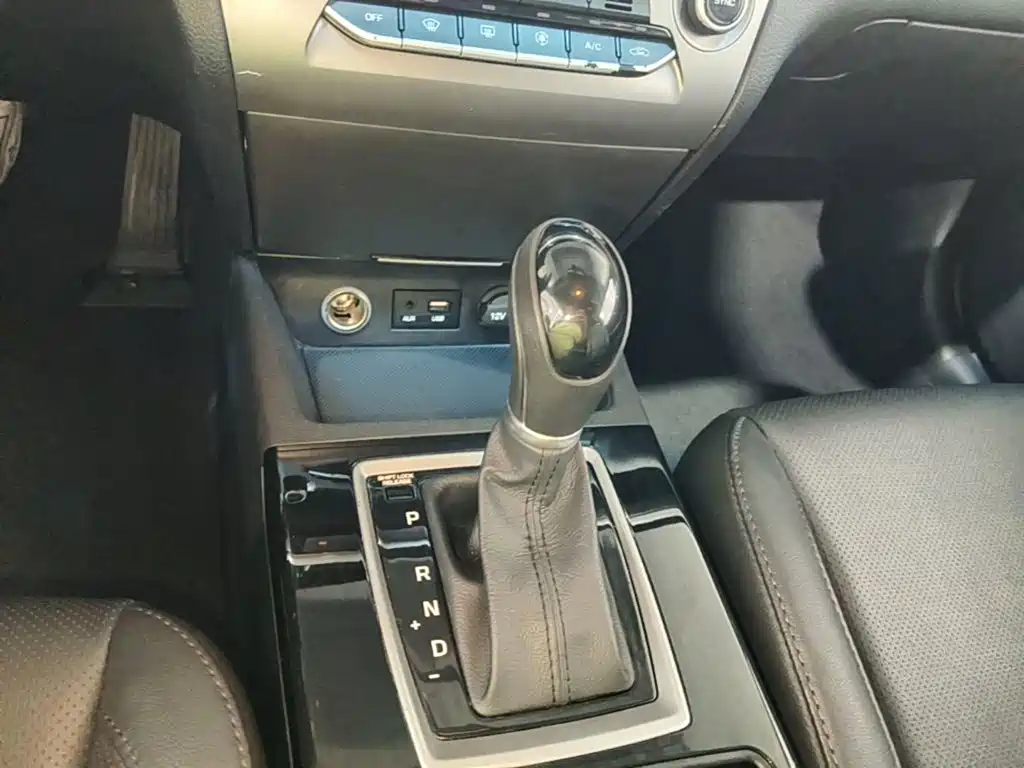 Hyundai Mistra — фото 13