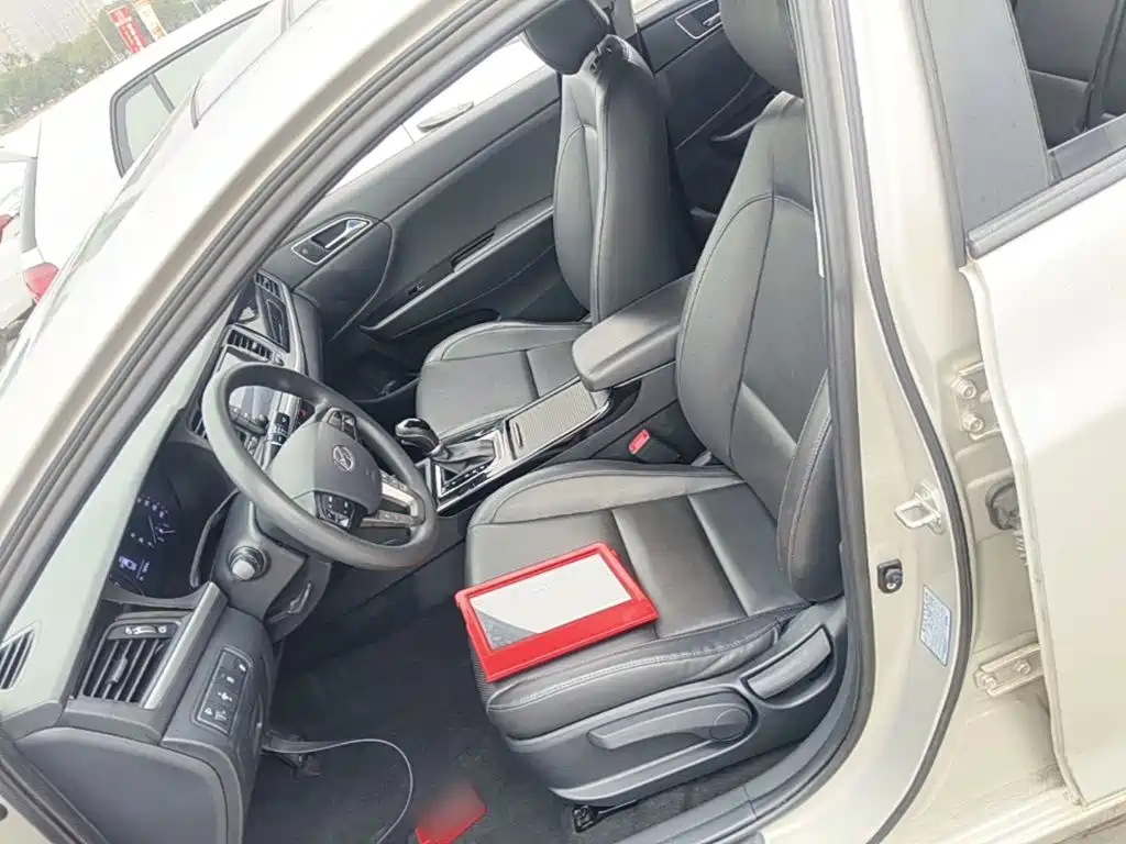 Hyundai Mistra — фото 14