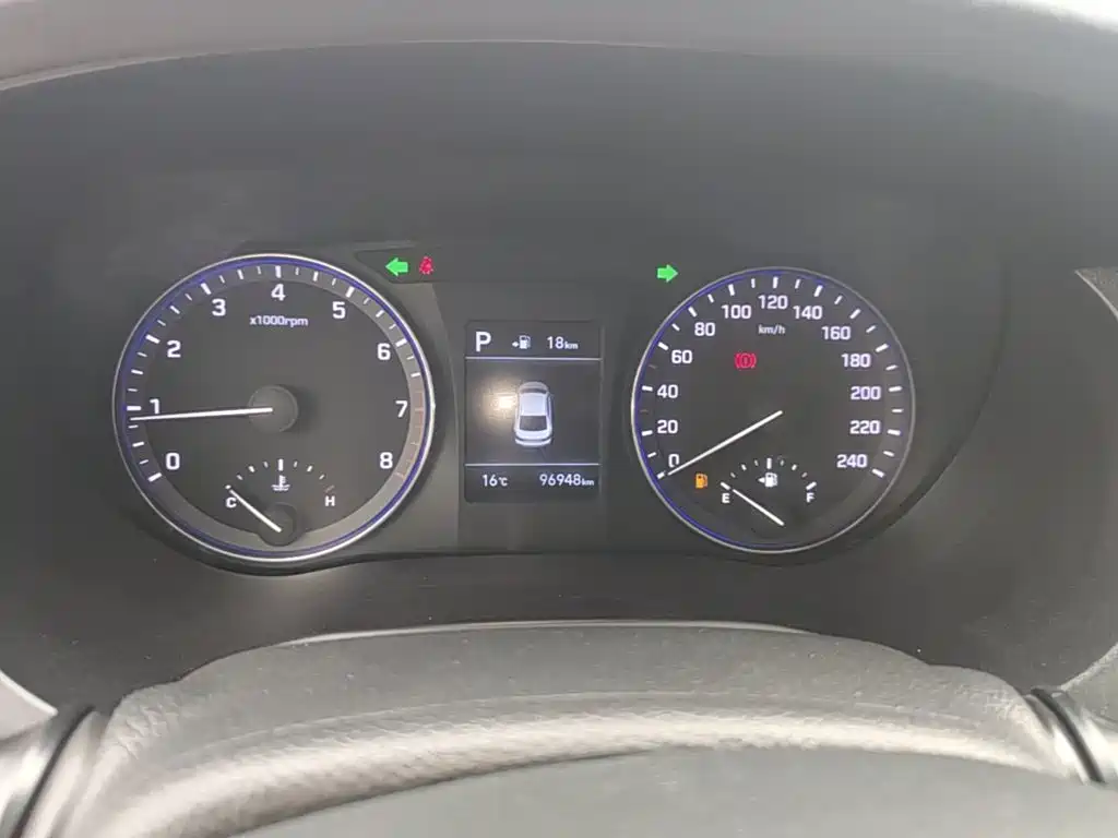 Hyundai Mistra — фото 11