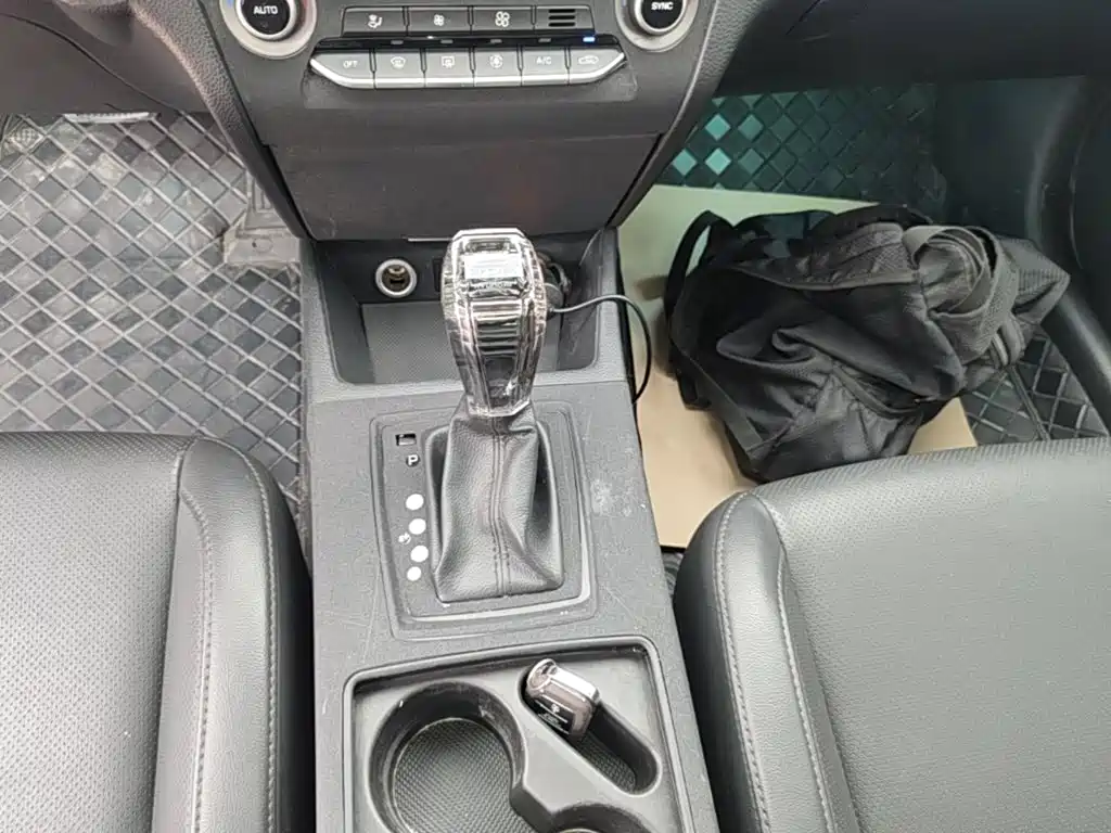 Hyundai Mistra — фото 13