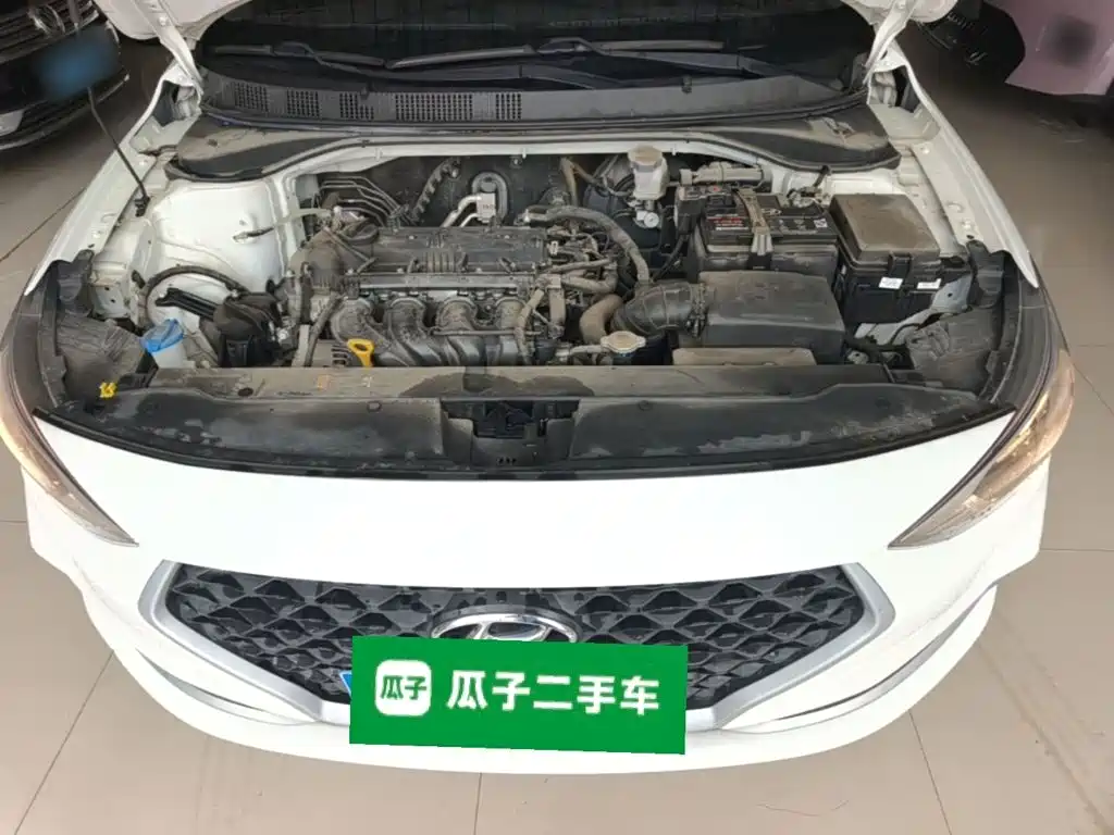 Hyundai Elantra — фото 19