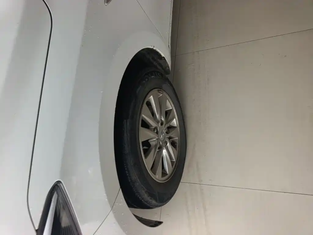 Hyundai Elantra — фото 22