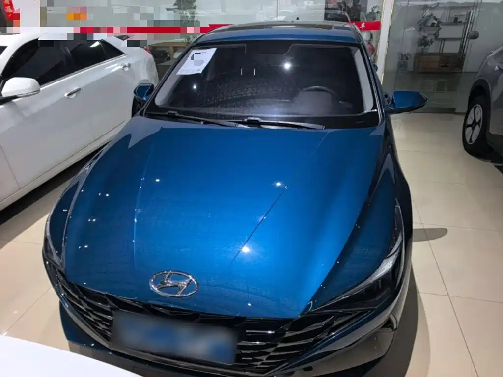 Hyundai Elantra — фото 2
