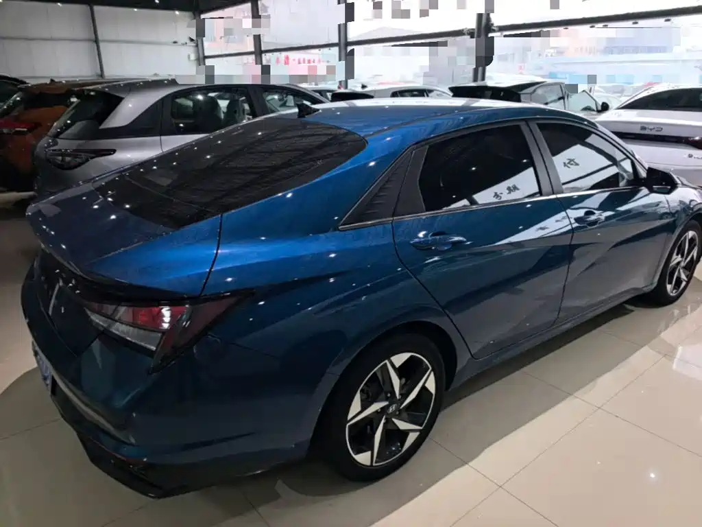 Hyundai Elantra — фото 6