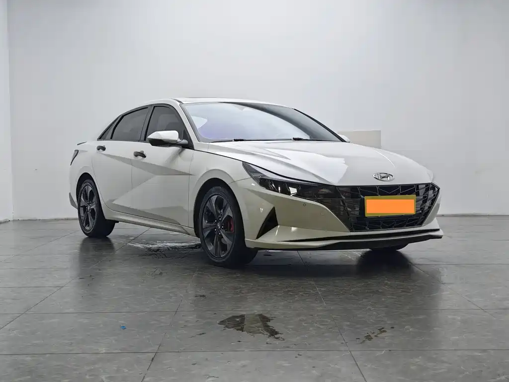 Hyundai Elantra — фото 2
