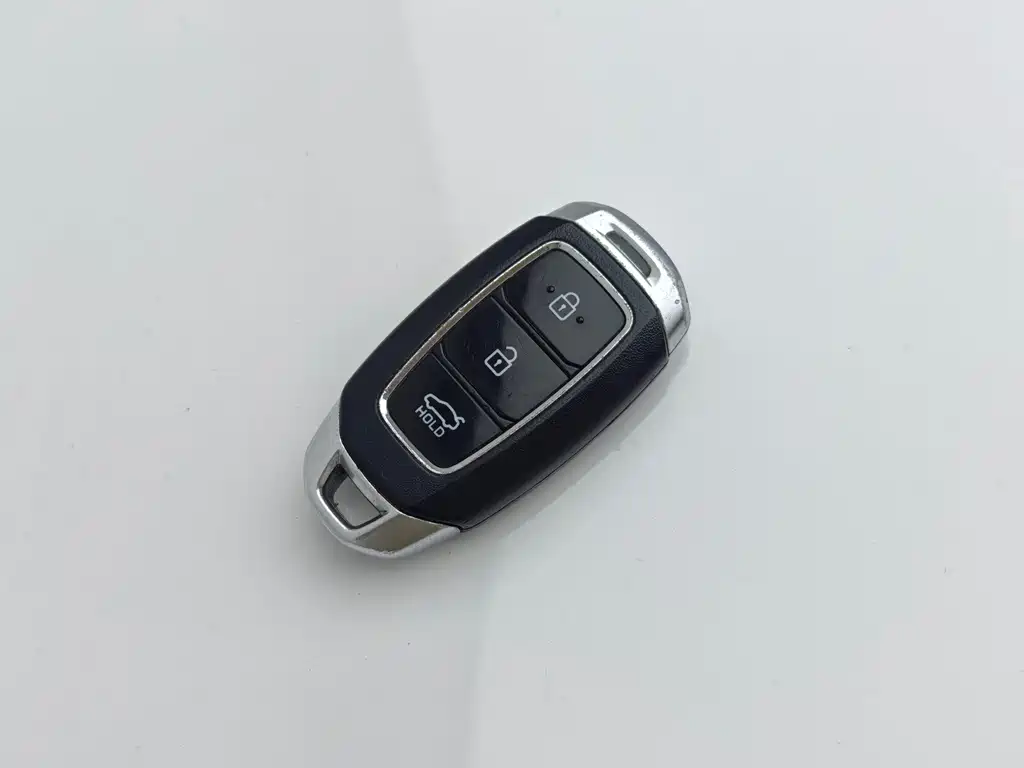 Hyundai Elantra — фото 20