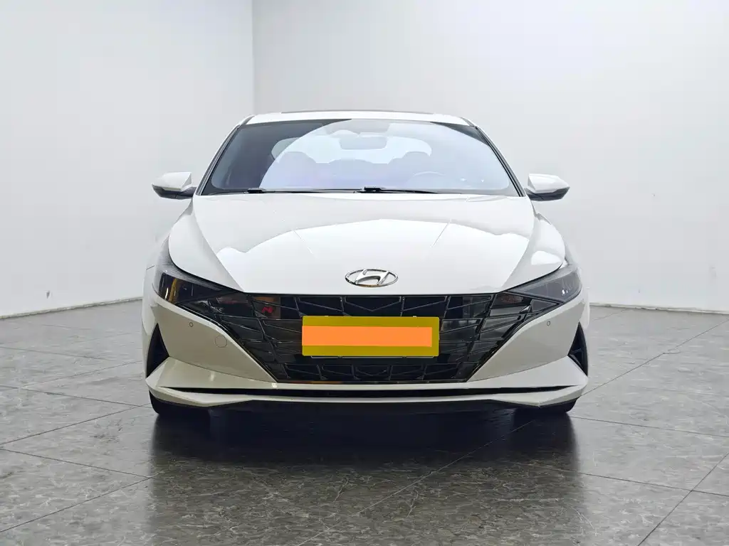 Hyundai Elantra — фото 5
