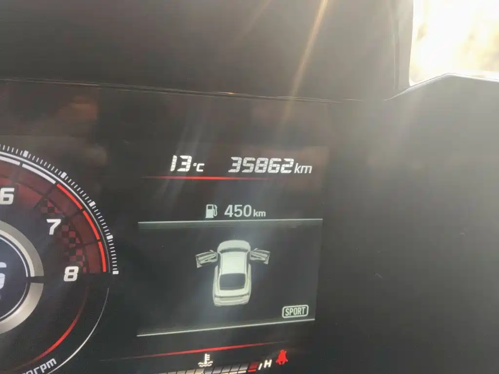 Hyundai Elantra — фото 13