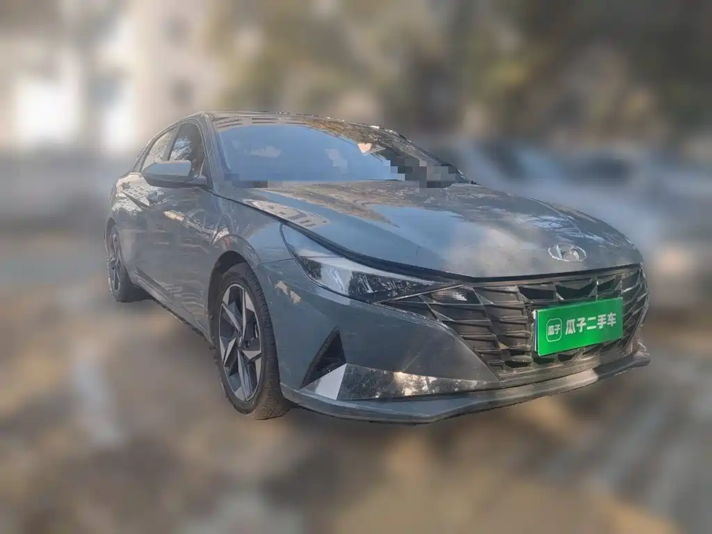 Hyundai Elantra — фото 3