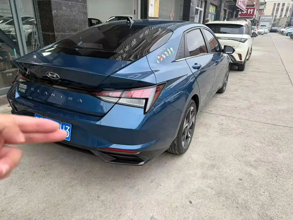 Hyundai Elantra — фото 2