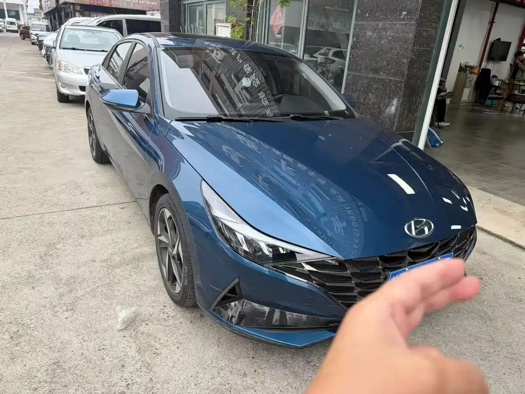 Hyundai Elantra — фото 4