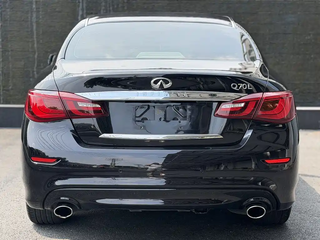 Infiniti Q70 — фото 8