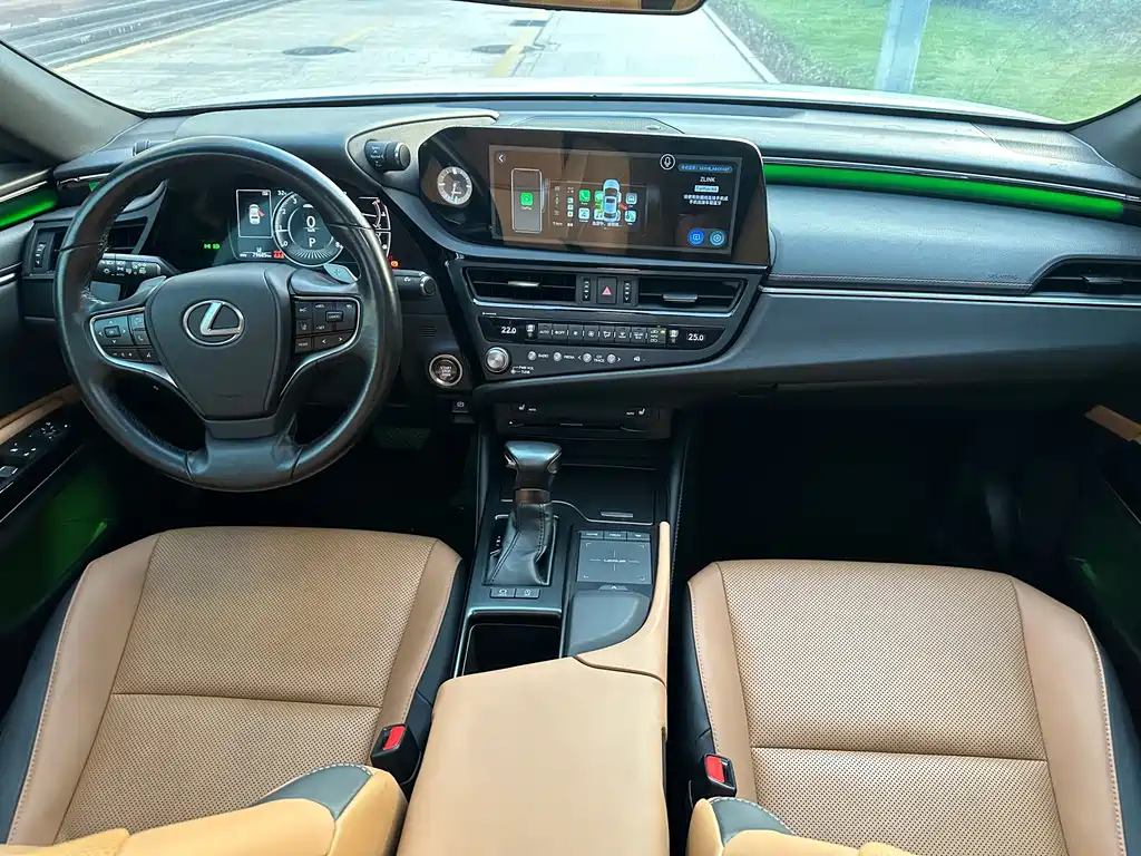 Lexus ES — фото 8