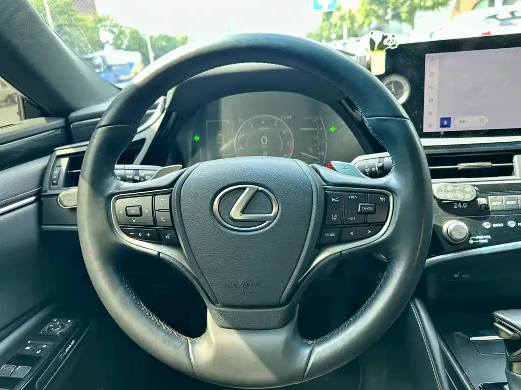 Lexus ES — фото 5