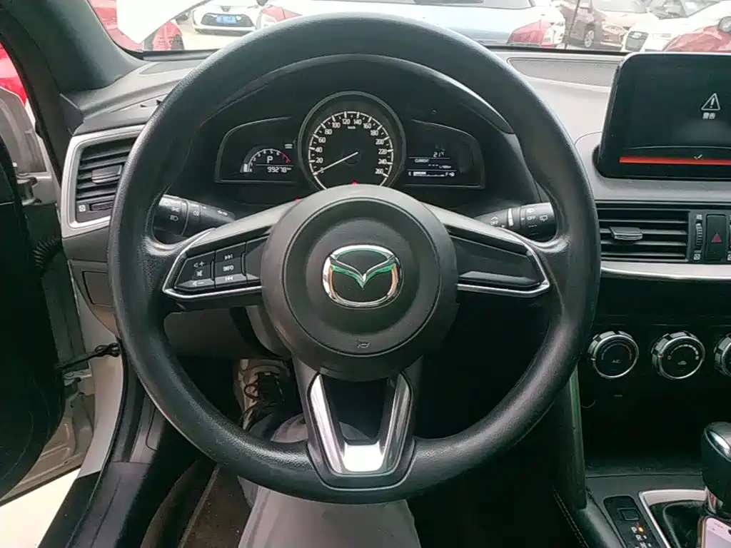 Mazda CX-4 — фото 10