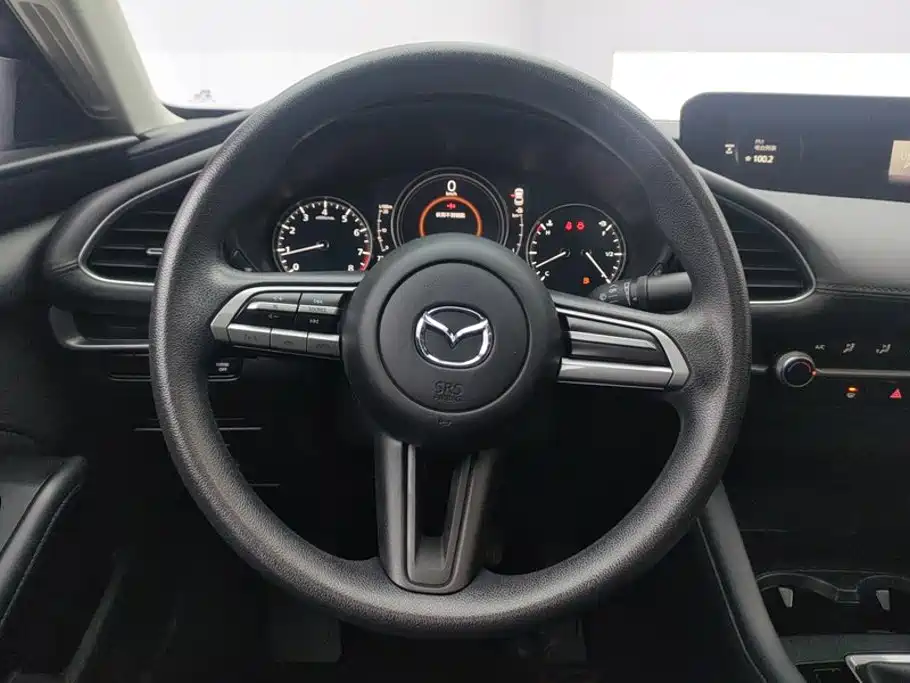 Mazda 3 Axela — фото 15