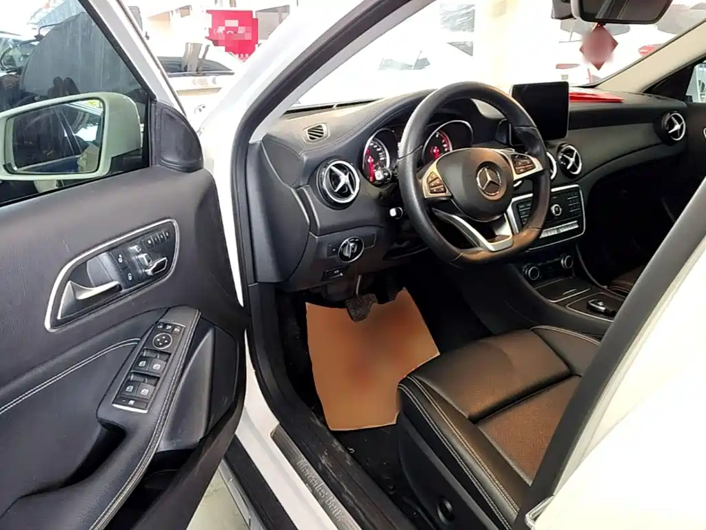 Mercedes-Benz GLA — фото 15