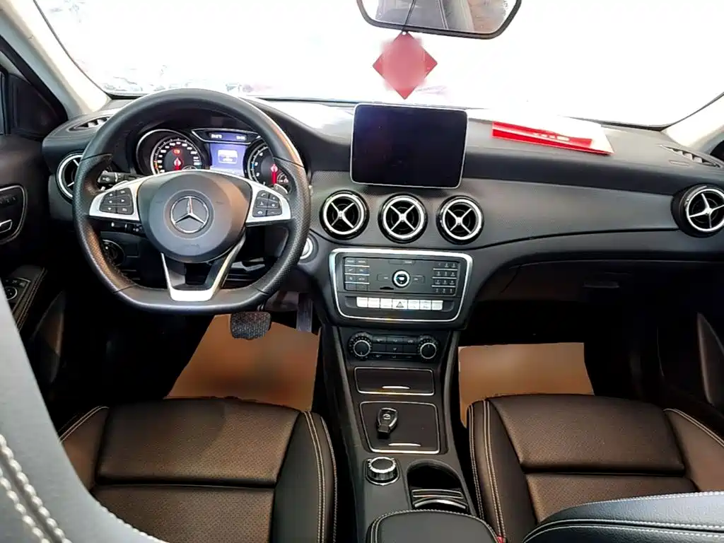Mercedes-Benz GLA — фото 9