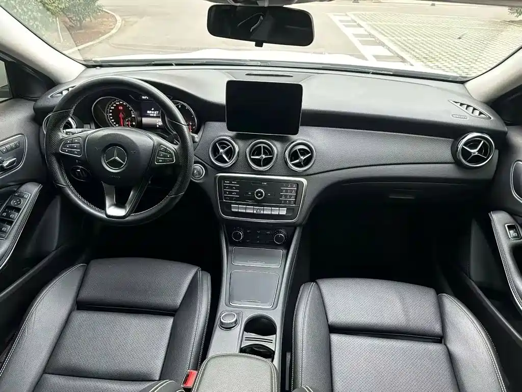Mercedes-Benz GLA — фото 5