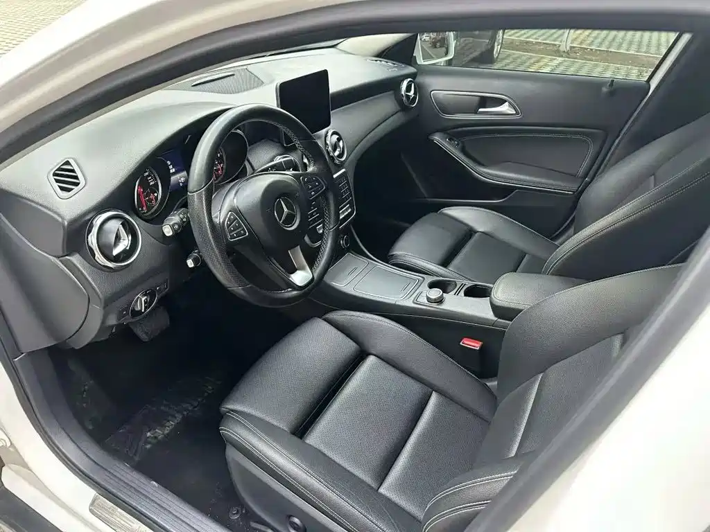 Mercedes-Benz GLA — фото 6