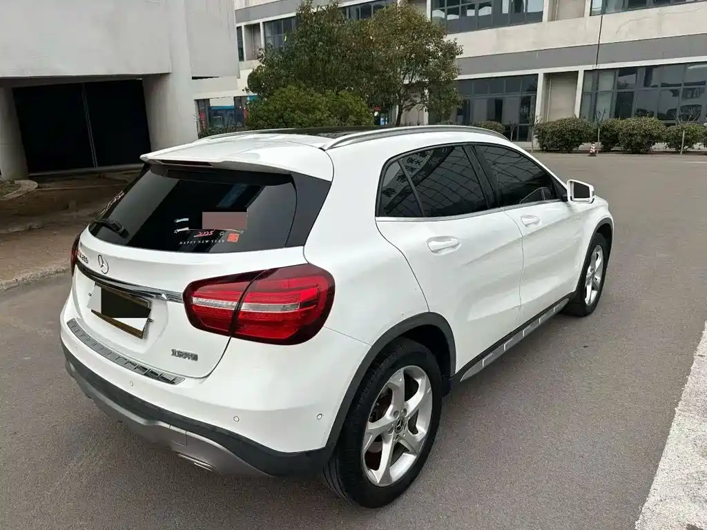 Mercedes-Benz GLA — фото 7