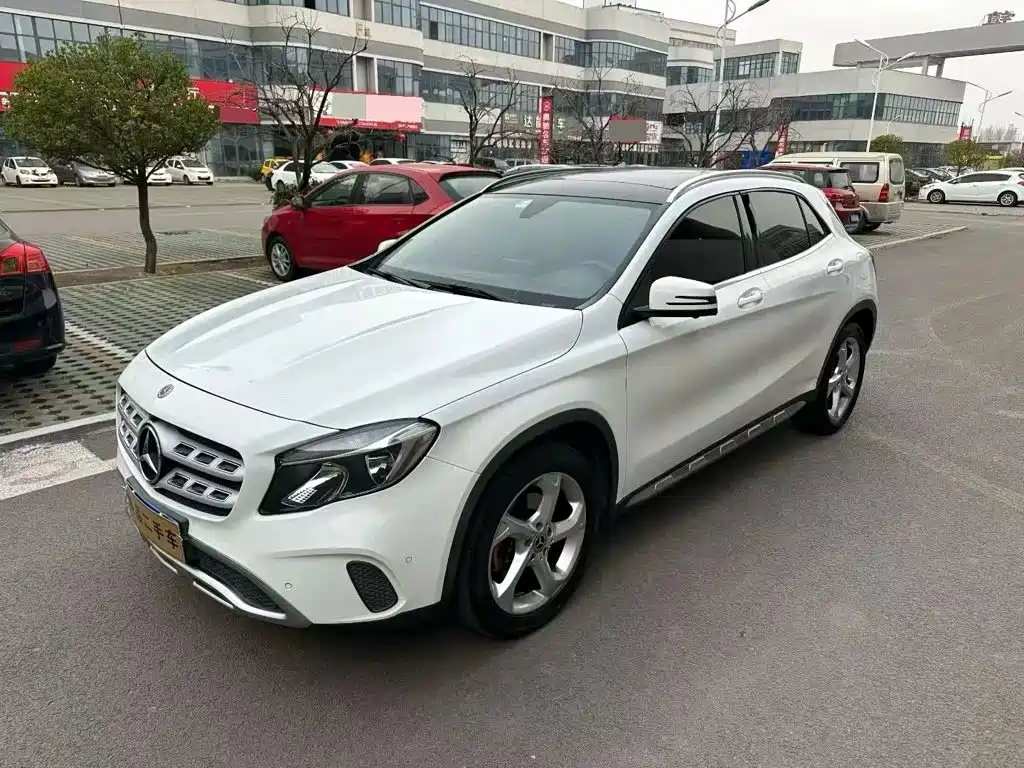 Mercedes-Benz GLA — фото 1
