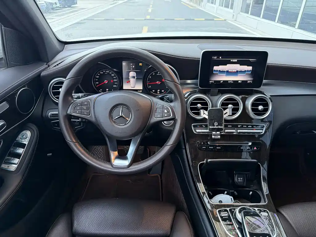 Mercedes-Benz GLC — фото 9