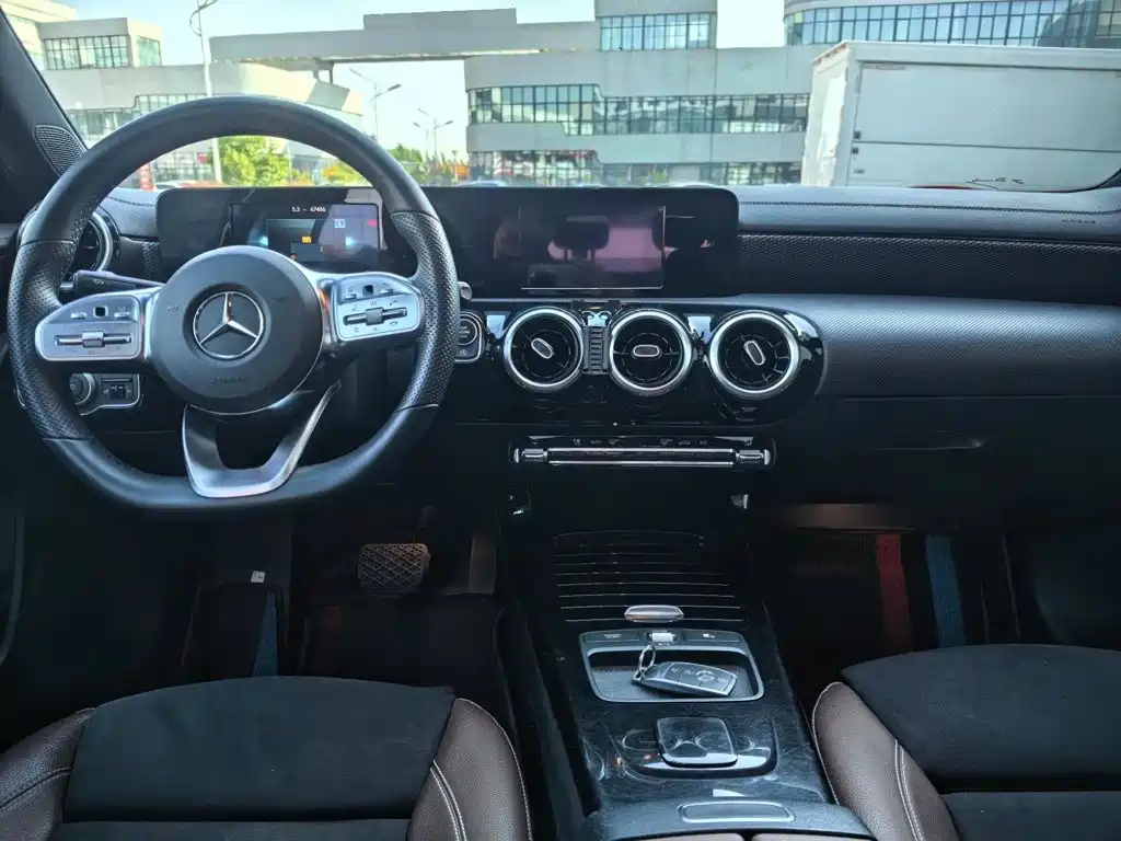 Mercedes-Benz A-Class — фото 8