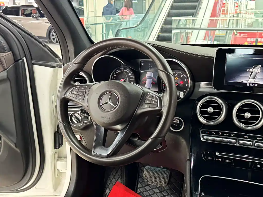 Mercedes-Benz GLC — фото 14