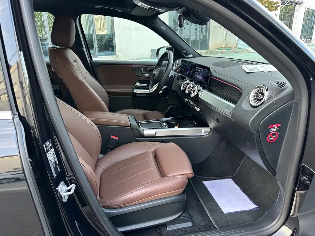 Mercedes-Benz EQB — фото 10