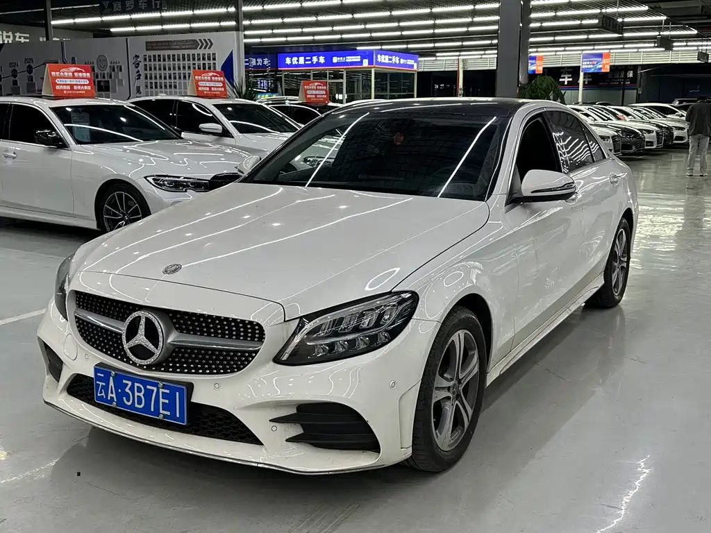 Mercedes-Benz C-Class — фото 1