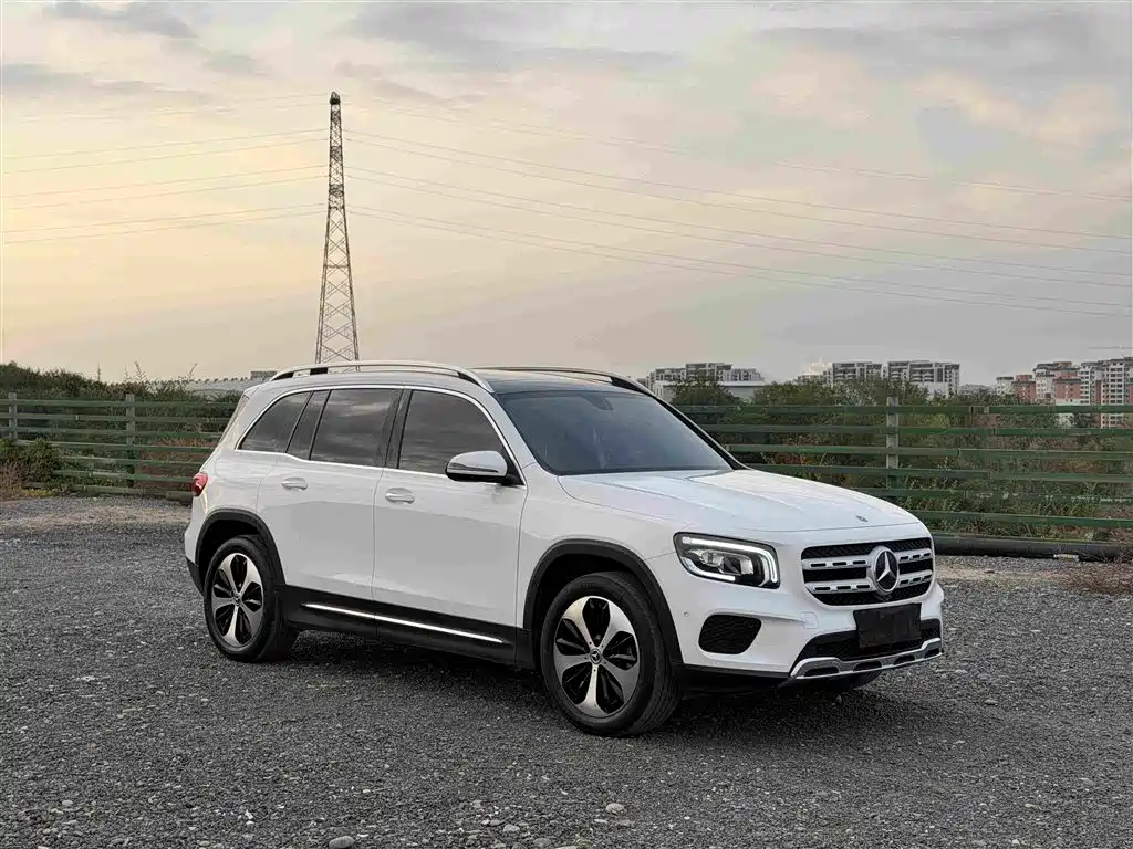 Mercedes-Benz GLB — фото 3