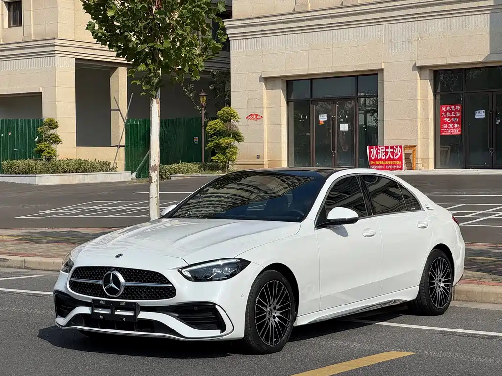 Mercedes-Benz C-Class — фото 1