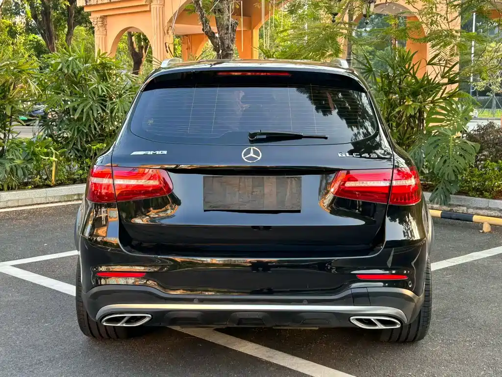 Mercedes-Benz GLC AMG — фото 5