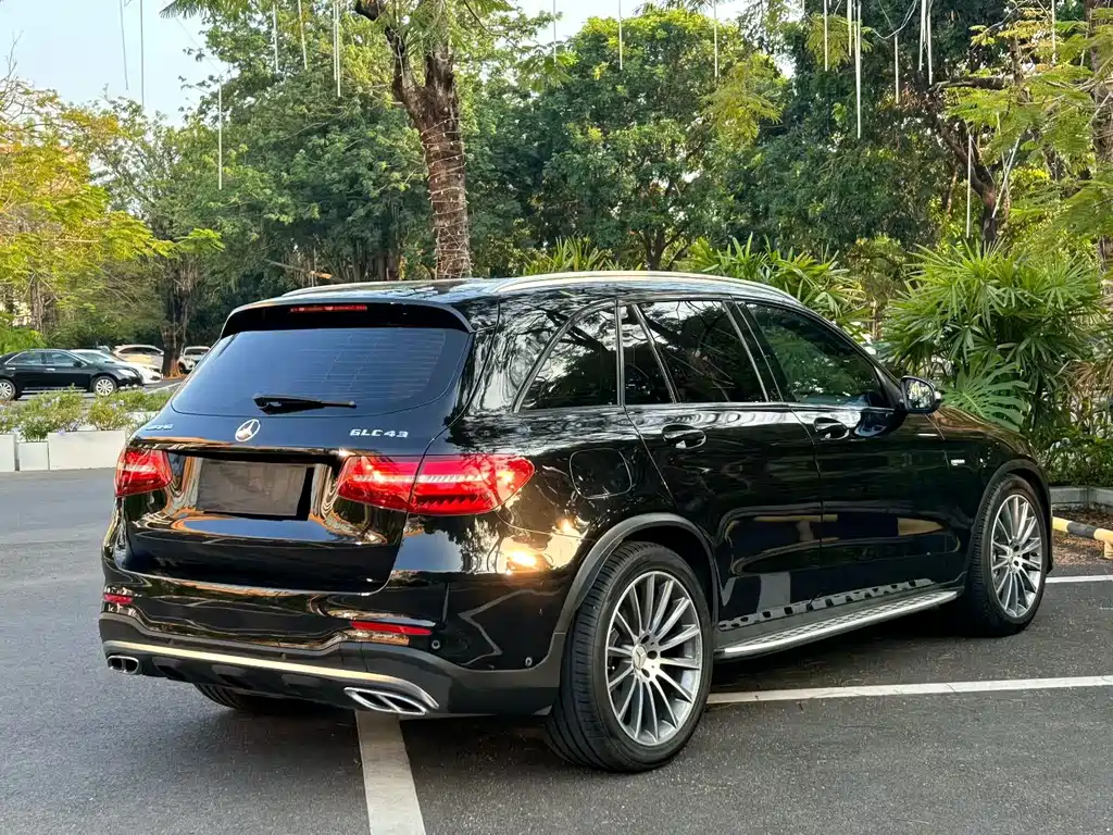 Mercedes-Benz GLC AMG — фото 6