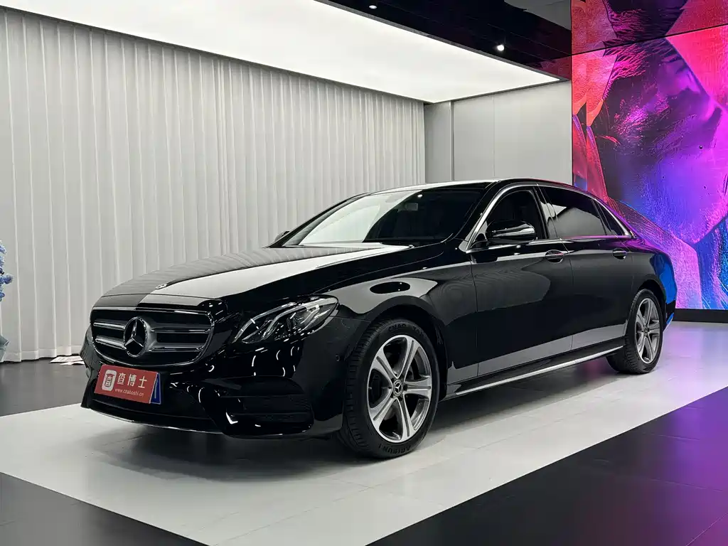 Mercedes-Benz E-Class — фото 1