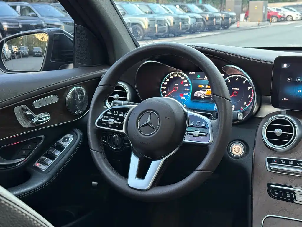 Mercedes-Benz GLC — фото 10